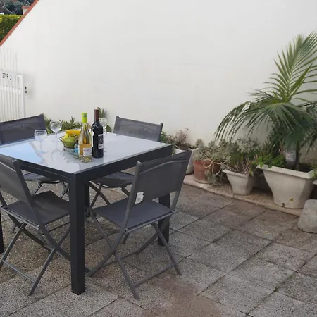 Chez Loulou Clim Terrasse Acces A Pied Holiday home *