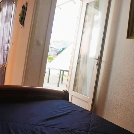 Holiday home Chez Loulou Clim Terrasse Acces A Pied *