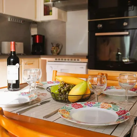 Chez Loulou Clim Terrasse Acces A Pied Holiday home