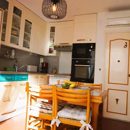 Holiday home Chez Loulou Clim Terrasse Acces A Pied *